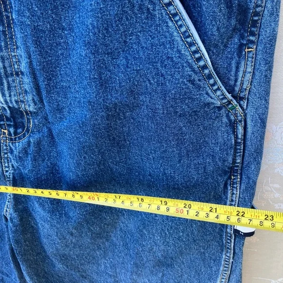 Vintage Tommy Hilfiger Bib Overall Shorts sizeL CARPENTERLOOP Logo Straps Jeans